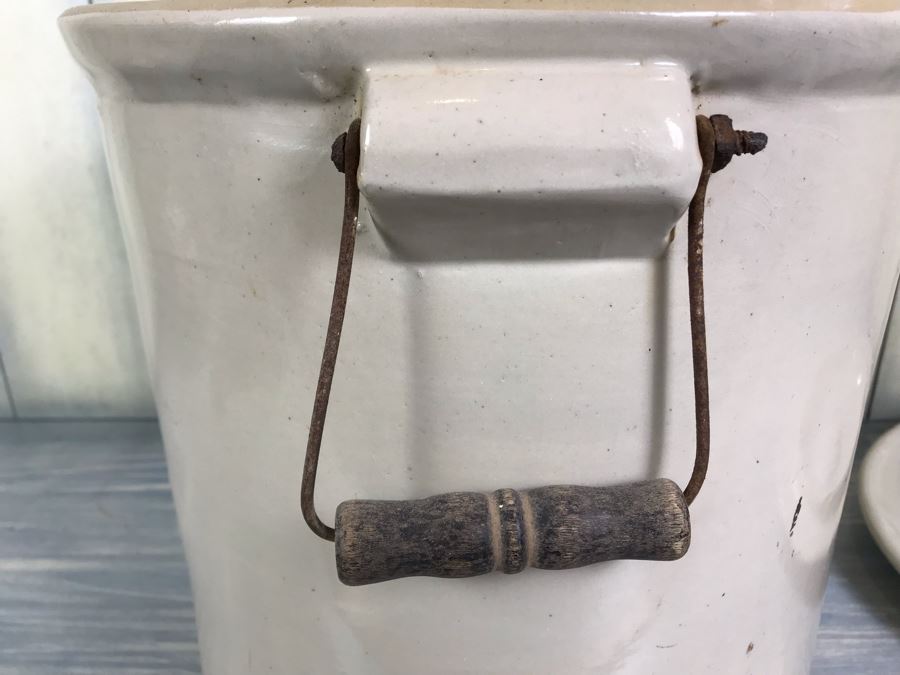 Vintage Red Wing Potteries Red Wing, MN 5 Gallon Crock Pot With Lid - Note Lid Has A Chip (See Photos) [Photo 14]