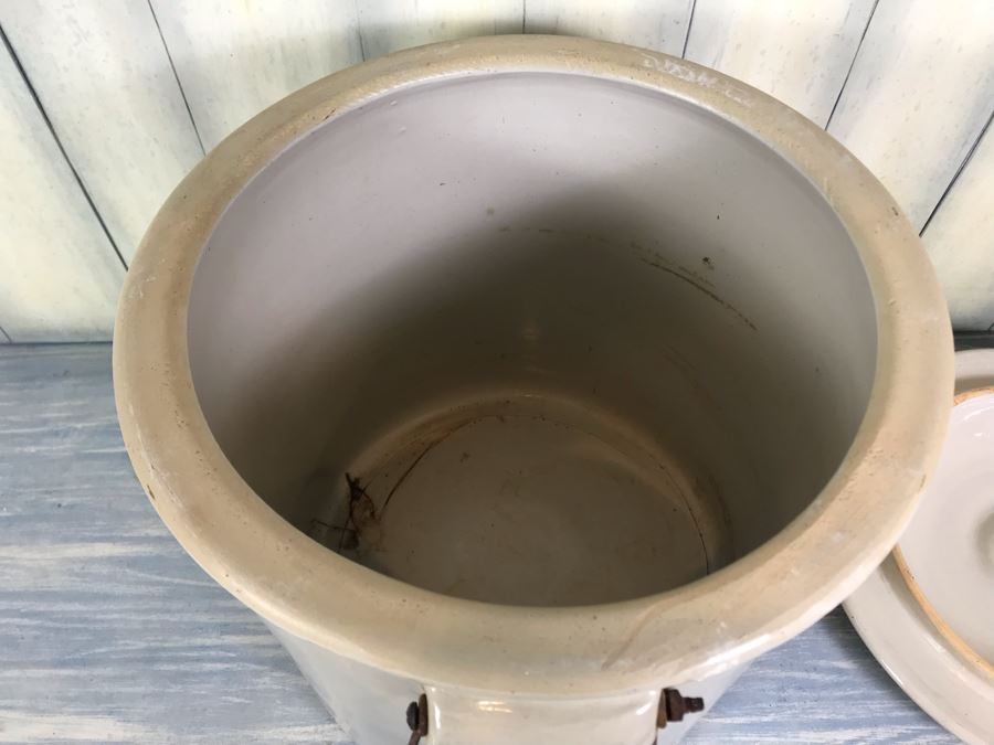 Vintage Red Wing Potteries Red Wing, MN 5 Gallon Crock Pot With Lid - Note Lid Has A Chip (See Photos) [Photo 18]