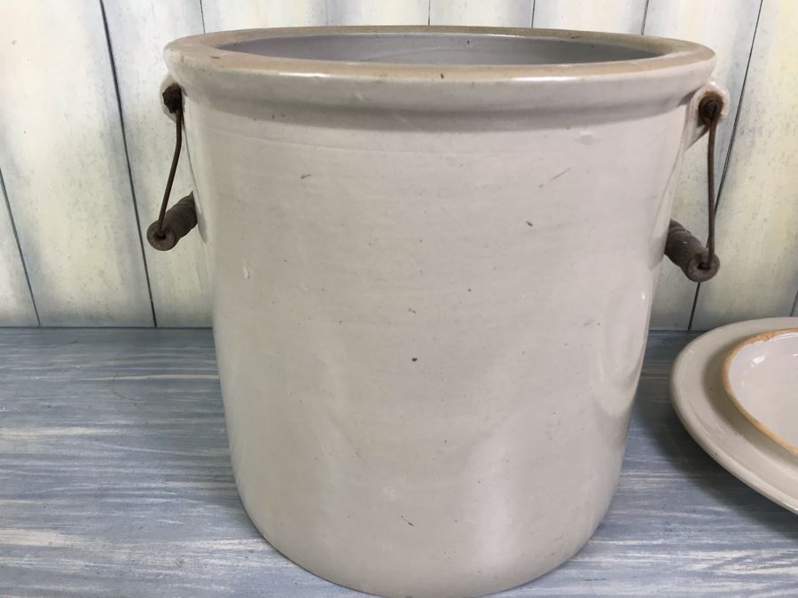 Vintage Red Wing Potteries Red Wing, MN 5 Gallon Crock Pot With Lid - Note Lid Has A Chip (See Photos) [Photo 16]