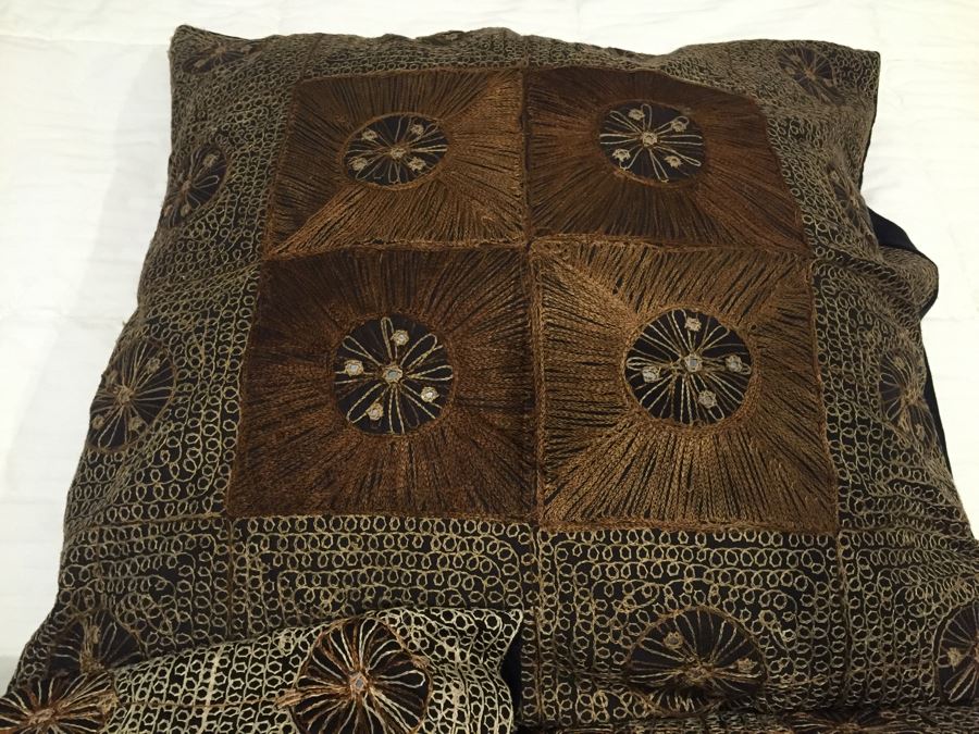 Set Of (3) Large Designer Throw Pillows [Photo 4]