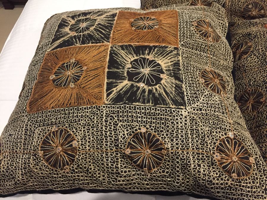 Set Of (3) Large Designer Throw Pillows [Photo 2]
