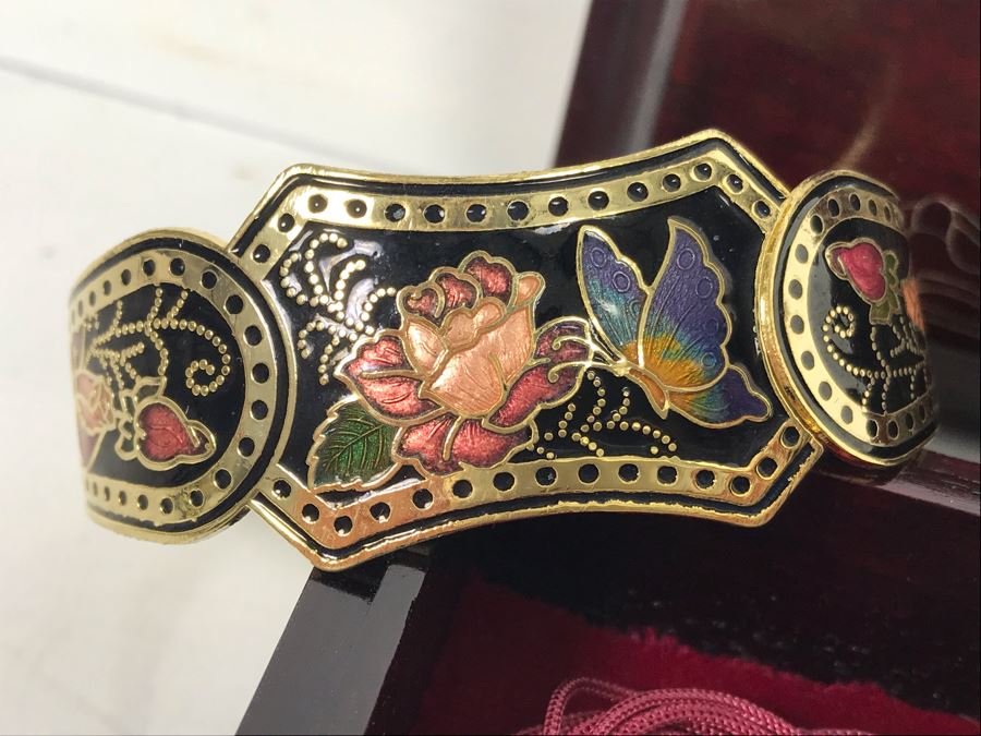 Vintage Wooden Asian Jewelry Box With Collection Of Costume Jewelry [Photo 7]