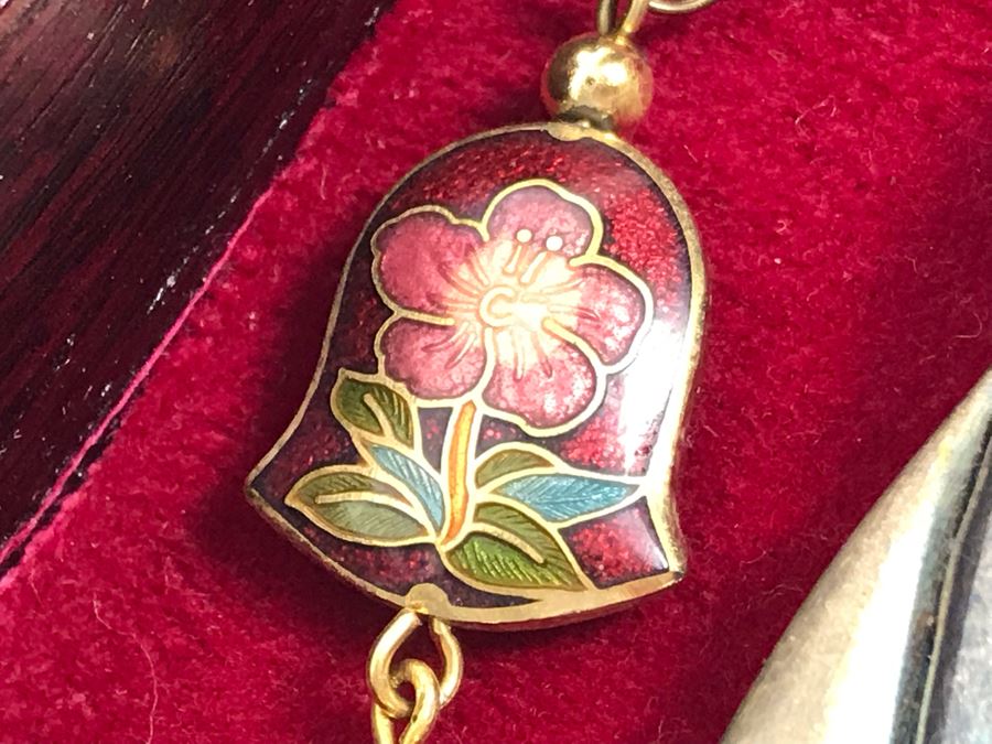 Vintage Wooden Asian Jewelry Box With Collection Of Costume Jewelry [Photo 8]