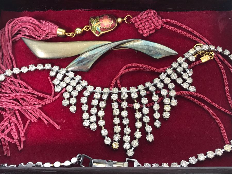 Vintage Wooden Asian Jewelry Box With Collection Of Costume Jewelry [Photo 10]