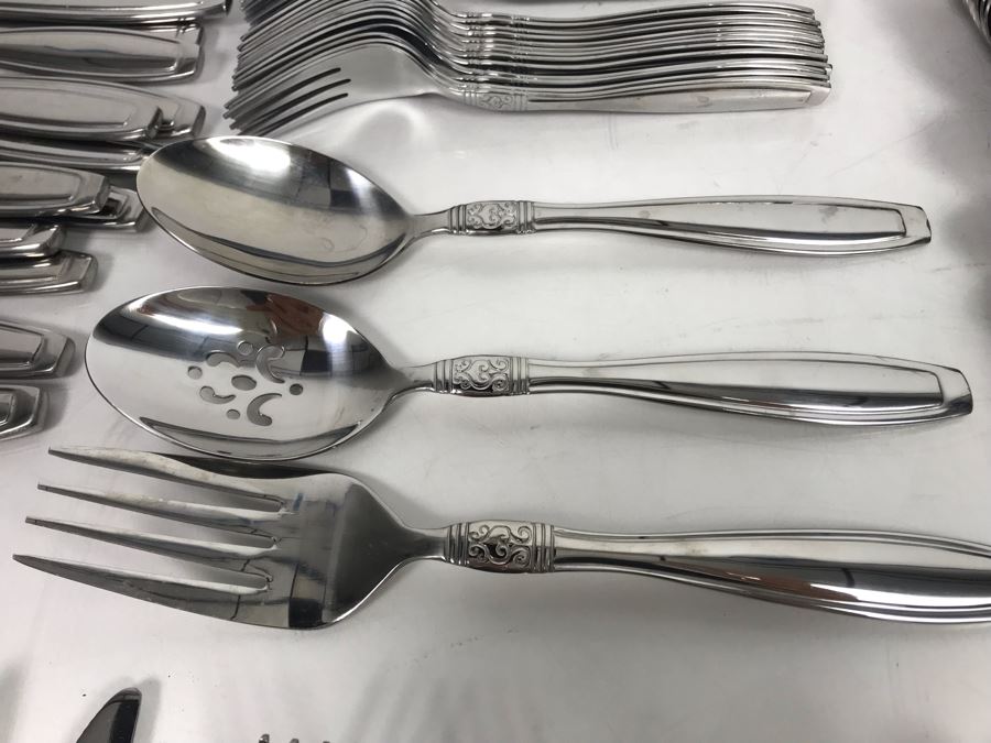 Oneida Stainless Steel Flatware Set Apx Service For 14 [Photo 6]