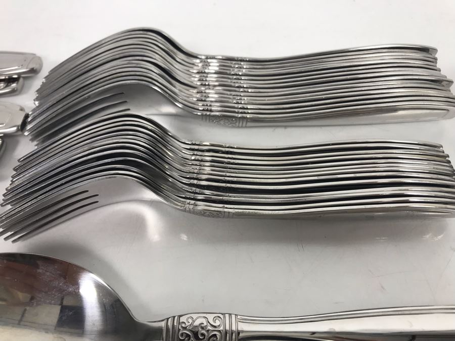 Oneida Stainless Steel Flatware Set Apx Service For 14 [Photo 7]