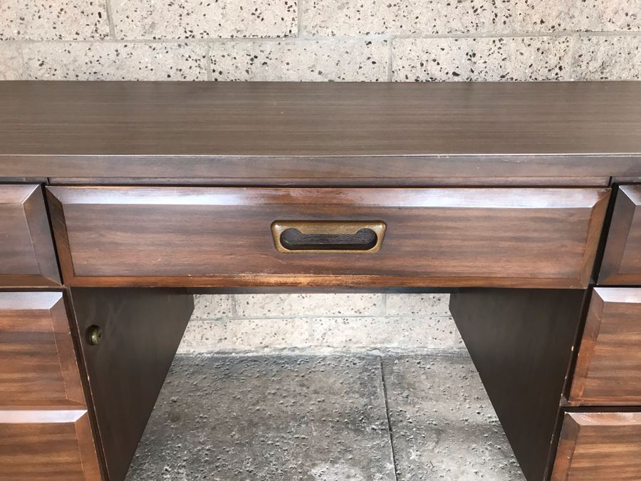 MidCentury Modern Desk (Upper Left Drawer Pull Is Cracked)