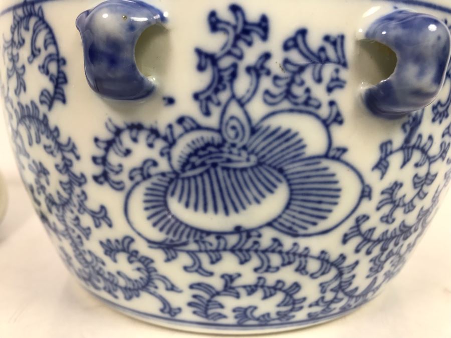 Asian Blue And White Porcelain Bowl With Lid 7.5'W X 8'H [Photo 13]
