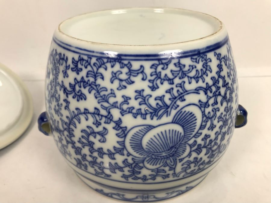 Asian Blue And White Porcelain Bowl With Lid 7.5'W X 8'H [Photo 14]