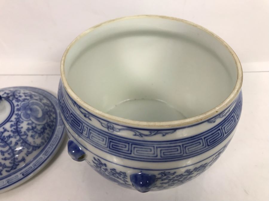 Asian Blue And White Porcelain Bowl With Lid 7.5'W X 8'H