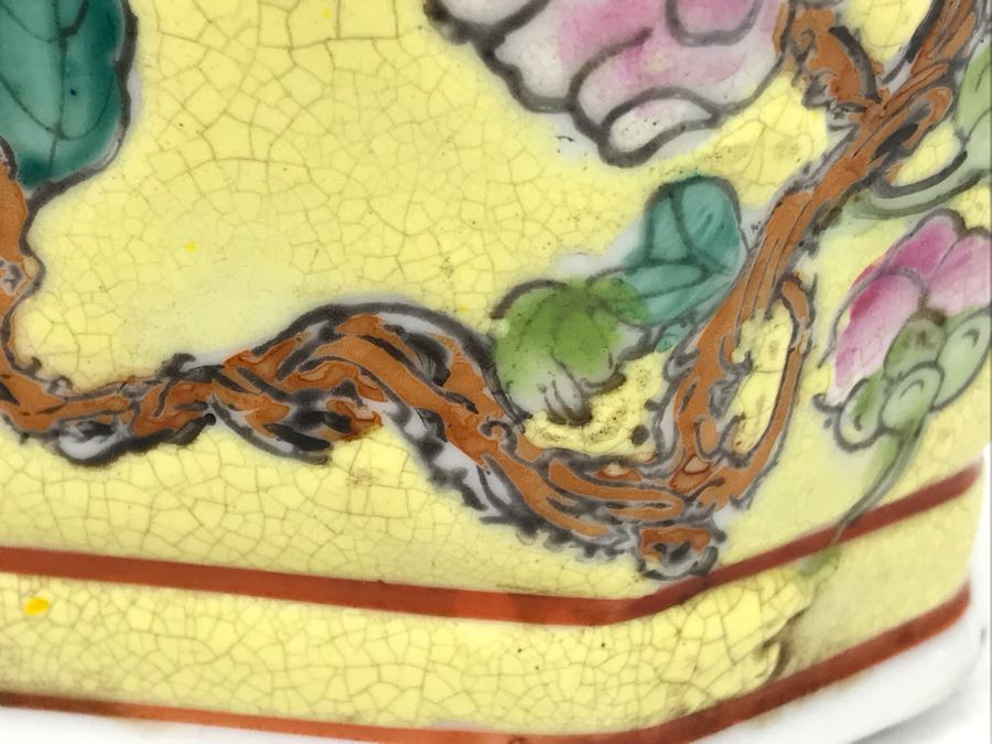 Vintage Signed Chinese Porcelain Box With Lid [Photo 9]