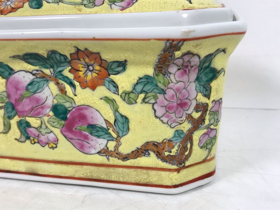 Vintage Signed Chinese Porcelain Box With Lid [Photo 4]