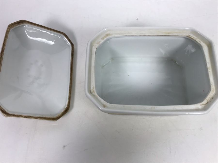 Vintage Signed Chinese Porcelain Box With Lid [Photo 11]