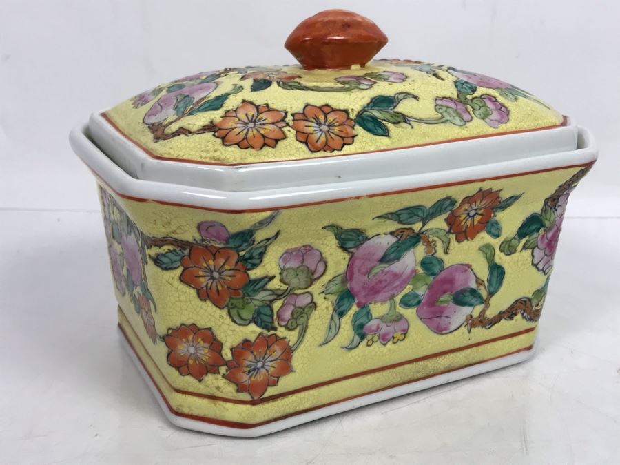 Vintage Signed Chinese Porcelain Box With Lid [Photo 7]