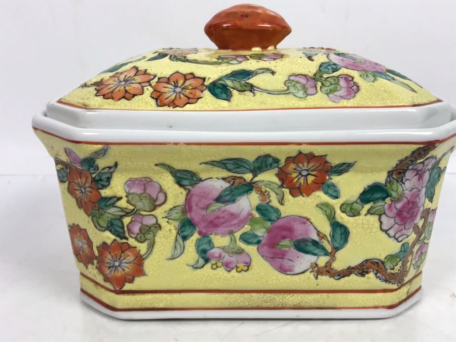 Vintage Signed Chinese Porcelain Box With Lid [Photo 8]