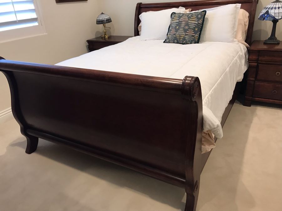 Guest Wooden Bedroom Set Includes: (2) Queen Size Sleigh ...