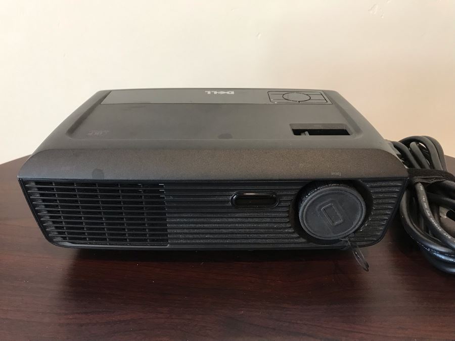 Dell 1210S DLP Projector [Photo 1]