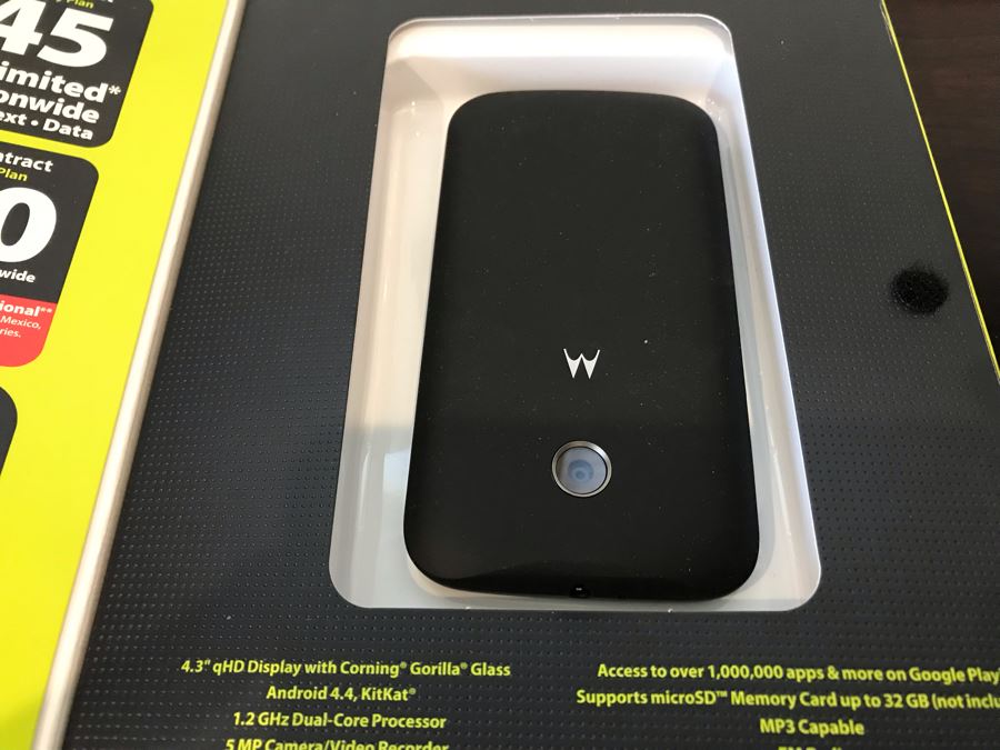 (3) Cellphone Lot [Photo 4]