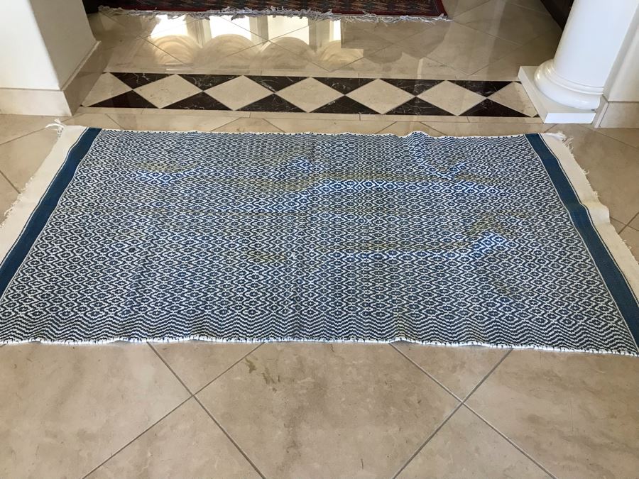 Dhurrie Area Rug Blue And White 78' X 39' [Photo 4]