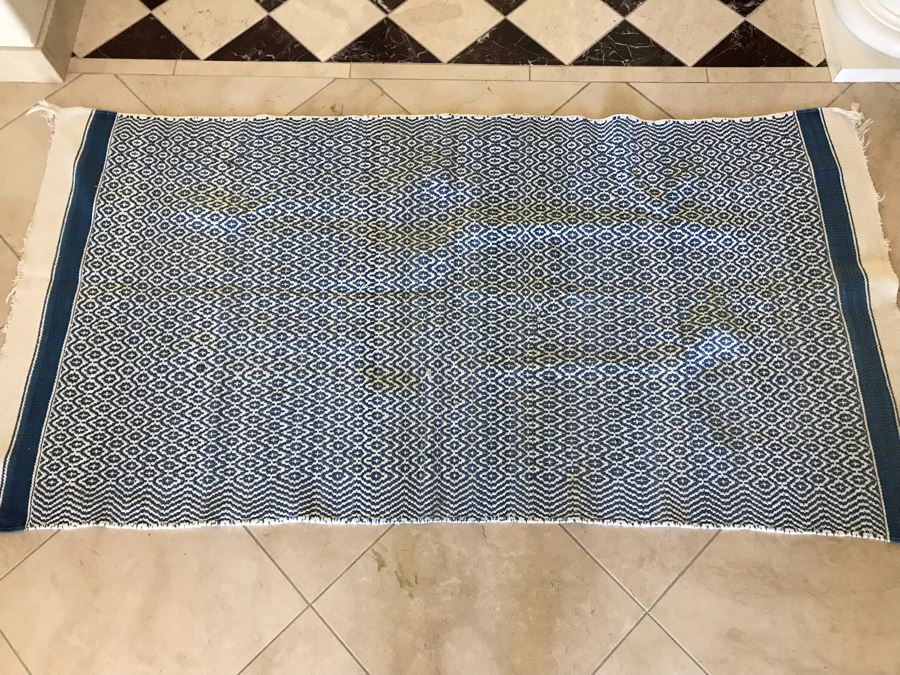 Dhurrie Area Rug Blue And White 78' X 39' [Photo 5]
