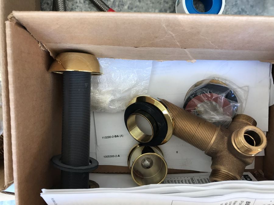 Various Plumbing Parts Kohler [Photo 4]