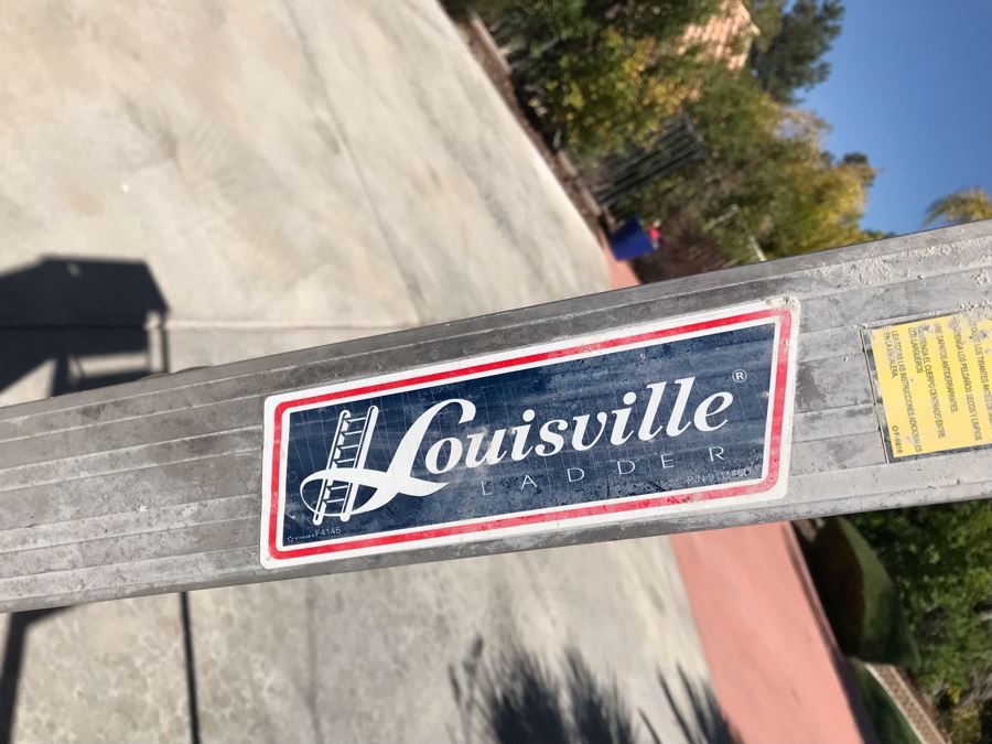 10' Heavy Duty Louisville Aluminum Ladder Model No L-2012-10S [Photo 6]