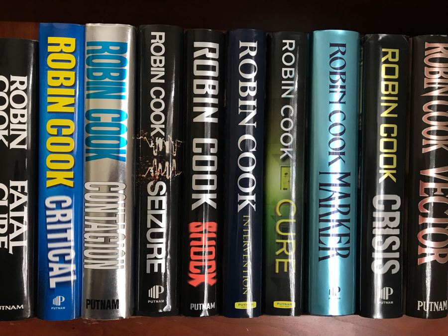Hardcover Book Lot: Michael Crichton, Robin Cook [Photo 3]