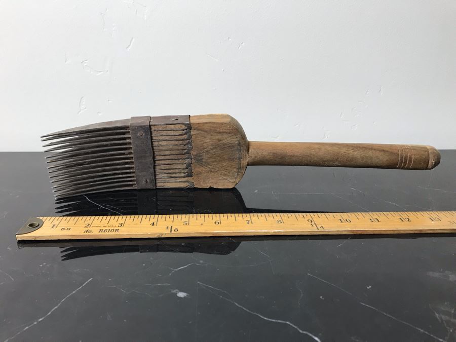 Vintage Wooden Metal Tool For Making Hand Made Rugs [Photo 1]