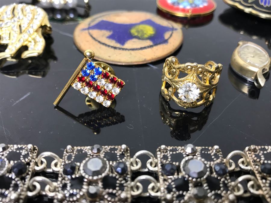 Costume Jewelry Lot With Ladies Bulova Quartz Watch, Brooches, Bracelet, Pendants, Ring And Jewelry Boxes - See Photos [Photo 17]