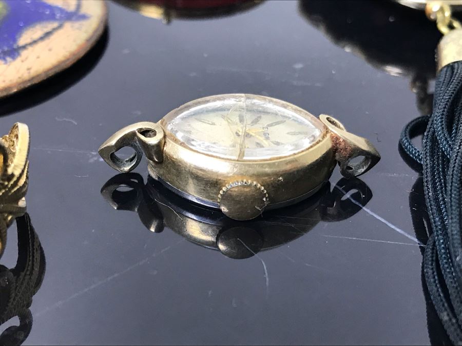 Costume Jewelry Lot With Ladies Bulova Quartz Watch, Brooches, Bracelet, Pendants, Ring And Jewelry Boxes - See Photos [Photo 22]