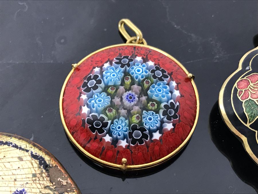 Costume Jewelry Lot With Ladies Bulova Quartz Watch, Brooches, Bracelet, Pendants, Ring And Jewelry Boxes - See Photos [Photo 28]