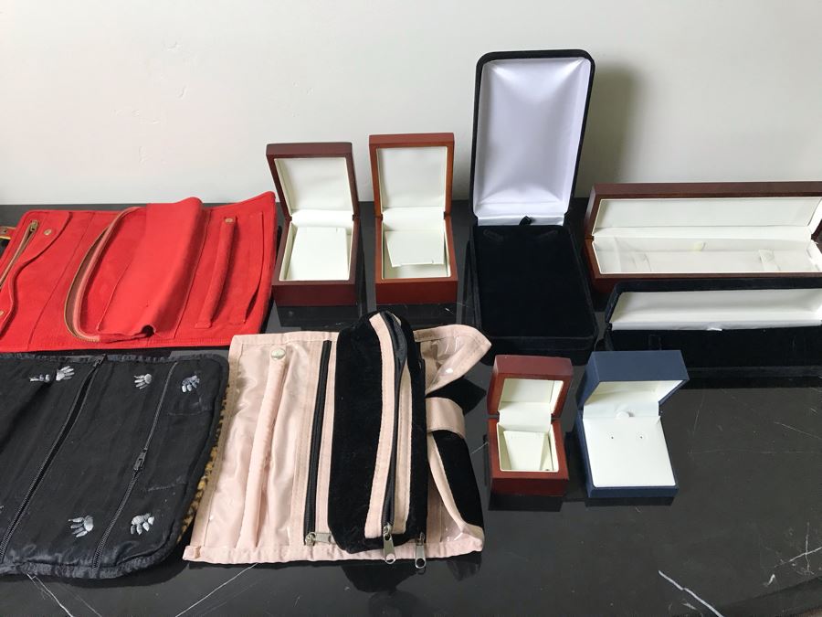 Costume Jewelry Lot With Ladies Bulova Quartz Watch, Brooches, Bracelet, Pendants, Ring And Jewelry Boxes - See Photos [Photo 3]