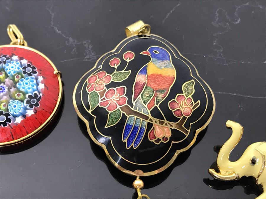 Costume Jewelry Lot With Ladies Bulova Quartz Watch, Brooches, Bracelet, Pendants, Ring And Jewelry Boxes - See Photos [Photo 27]