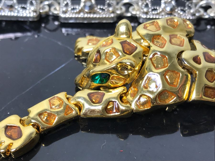 Costume Jewelry Lot With Ladies Bulova Quartz Watch, Brooches, Bracelet, Pendants, Ring And Jewelry Boxes - See Photos [Photo 9]