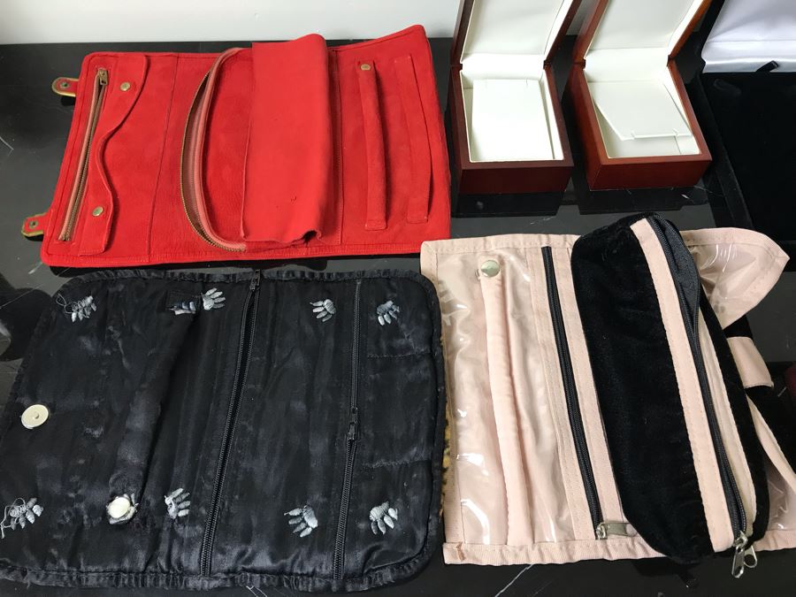 Costume Jewelry Lot With Ladies Bulova Quartz Watch, Brooches, Bracelet, Pendants, Ring And Jewelry Boxes - See Photos [Photo 35]