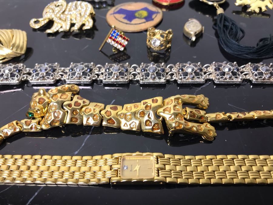 Costume Jewelry Lot With Ladies Bulova Quartz Watch, Brooches, Bracelet, Pendants, Ring And Jewelry Boxes - See Photos [Photo 6]
