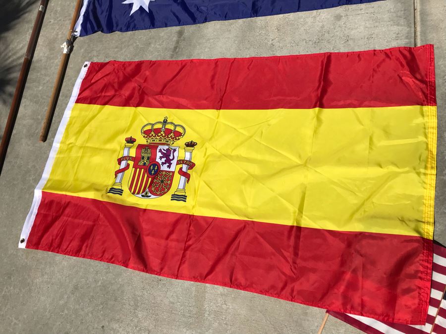 Various International Flags Lot [Photo 4]