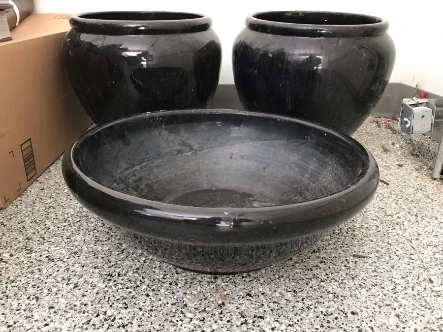 (3) Black Planter Pots [Photo 2]