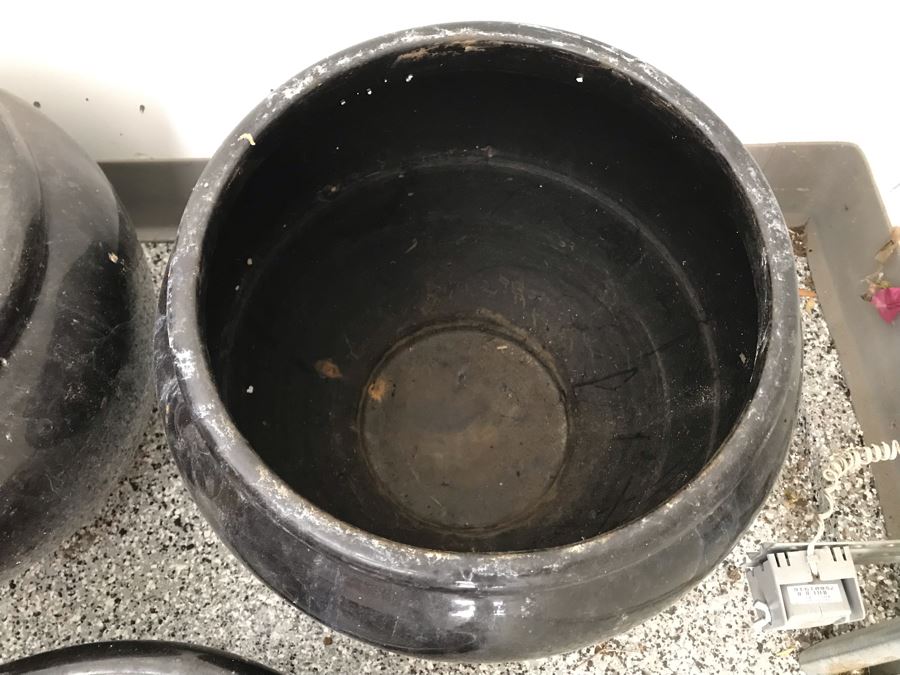 (3) Black Planter Pots [Photo 4]