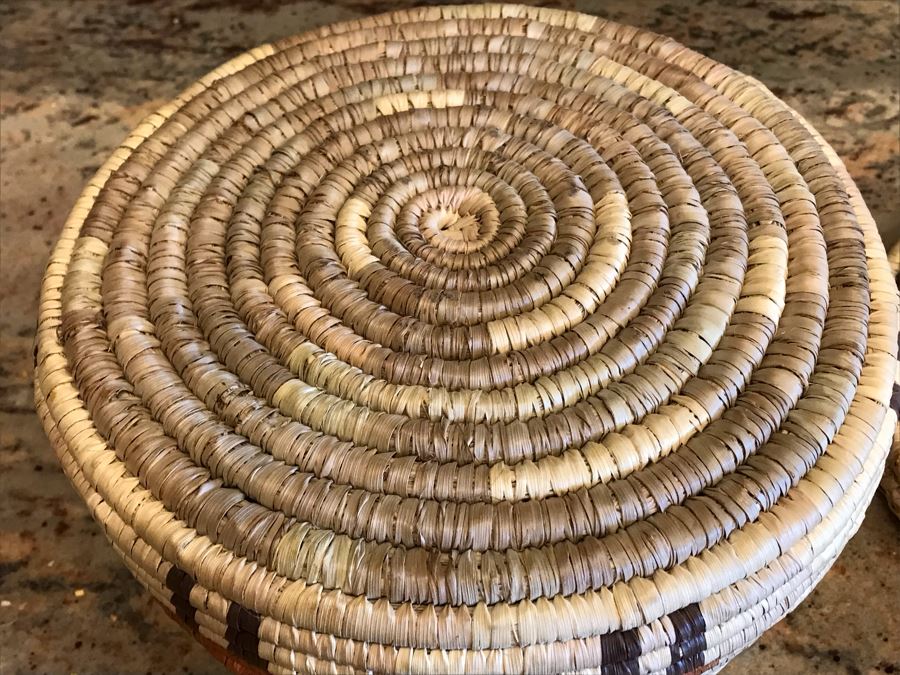 Handwoven Bread Basket With Bread Warmer [Photo 8]