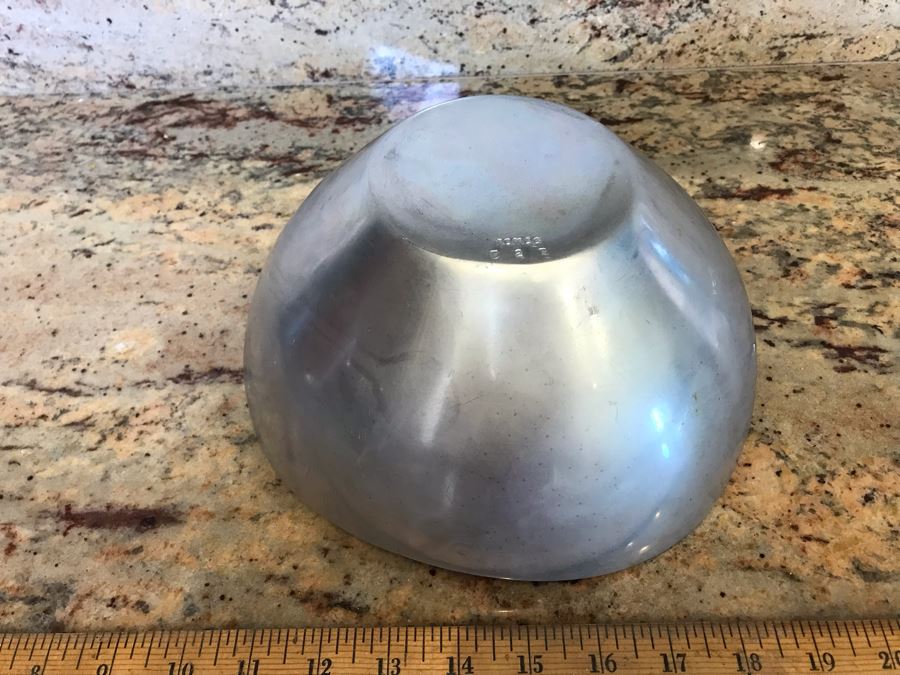 Vintage Nambe 527 Tri-Corner Bowl 9'W X 4.5'H [Photo 5]