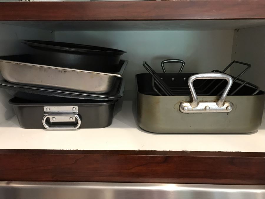 Kitched Bakeware Pan Lot With Cutting Board, Skewers, Baking Pans - See Photos [Photo 8]
