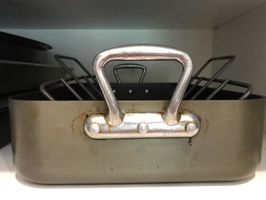 Kitched Bakeware Pan Lot With Cutting Board, Skewers, Baking Pans - See Photos [Photo 10]