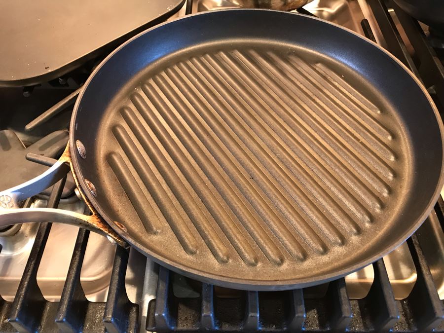 Skillet Pans And Wok Lot [Photo 2]