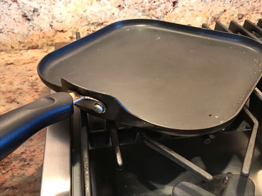 Skillet Pans And Wok Lot [Photo 9]