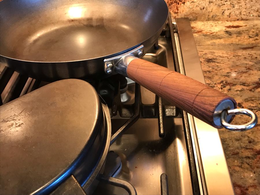 Skillet Pans And Wok Lot [Photo 5]