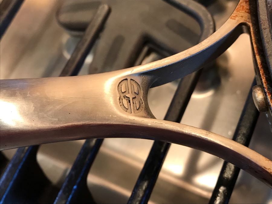 Skillet Pans And Wok Lot [Photo 3]