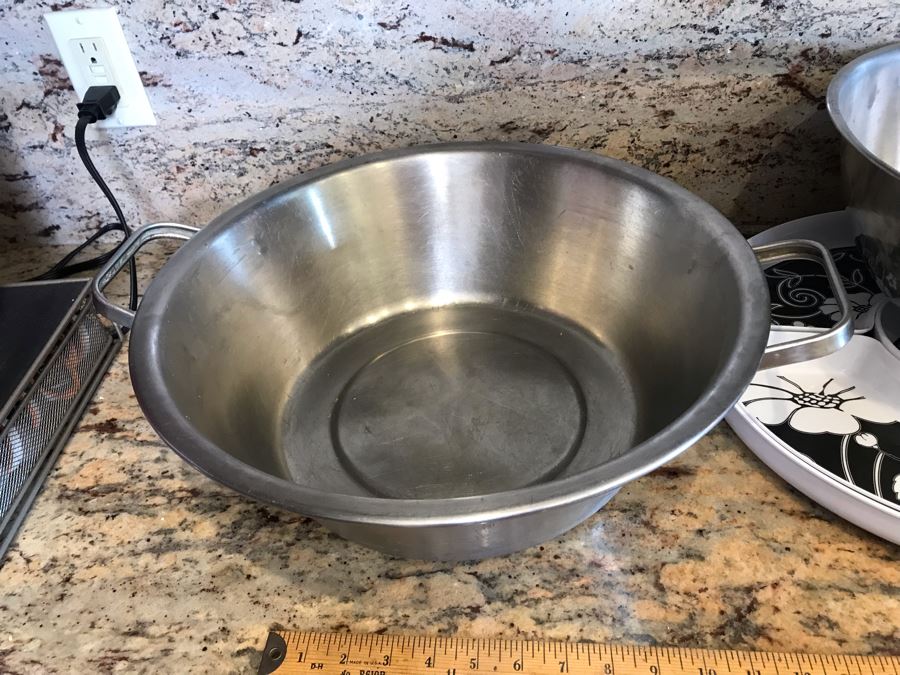 Stainless Steel Mixing Bowls, Divided Dip Tray And Fritz And Floyd Fruit Bowl [Photo 6]