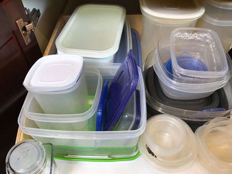 Pair Of Coffee Carafes, Cheese Grater, Strainers, Sunbeam Kitchen Scale, Glass Measuring Cup, Tupperware Lot - See Photos [Photo 3]