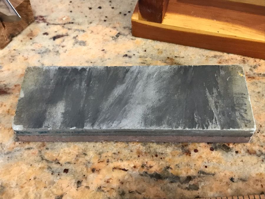 Smith's Tri-Hone Sharpening Stone, Sharpening Stone And Alaskan Ulu Knife With Stand [Photo 4]